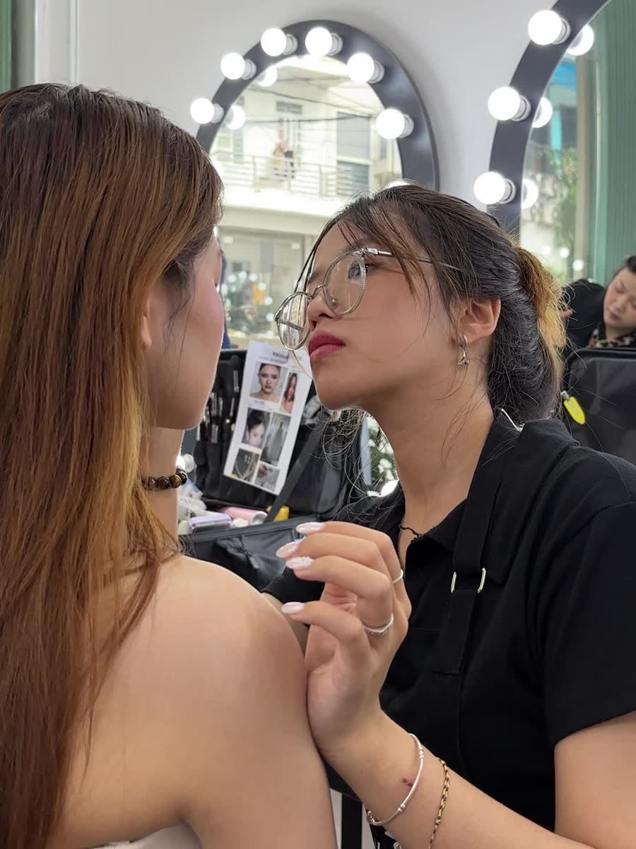 Khóa Makeup Chuyên nghiệp